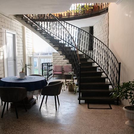 Anna'S Guest House Γκόρι Εξωτερικό φωτογραφία