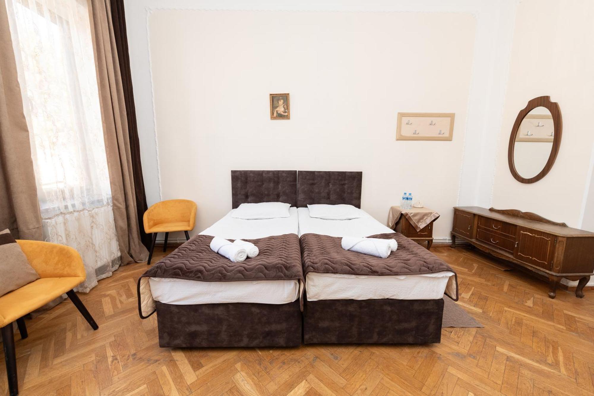 Anna'S Guest House Γκόρι Εξωτερικό φωτογραφία