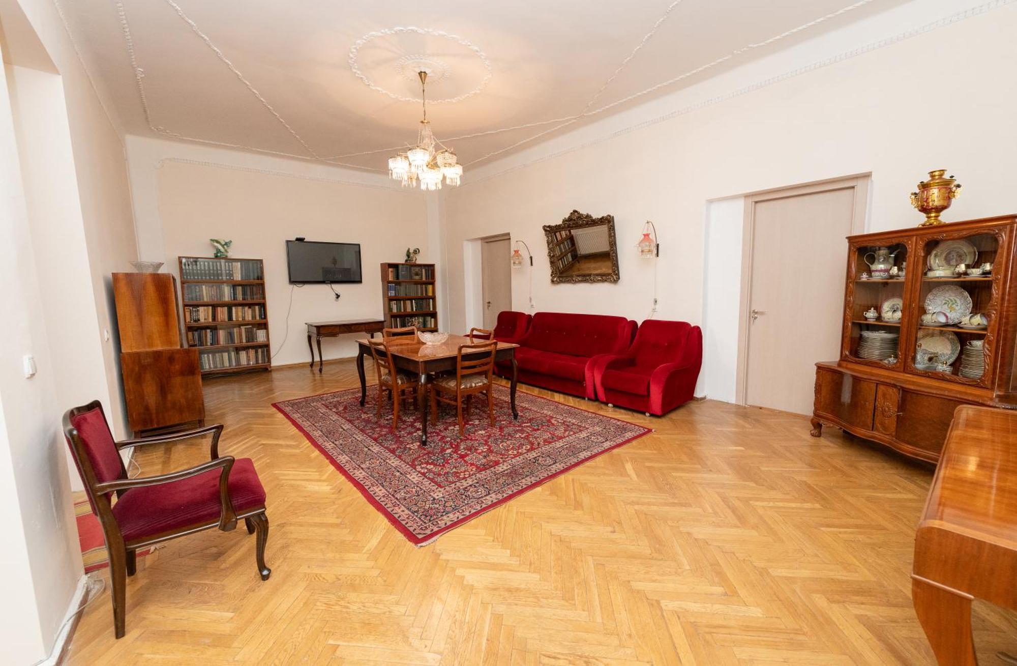 Anna'S Guest House Γκόρι Εξωτερικό φωτογραφία