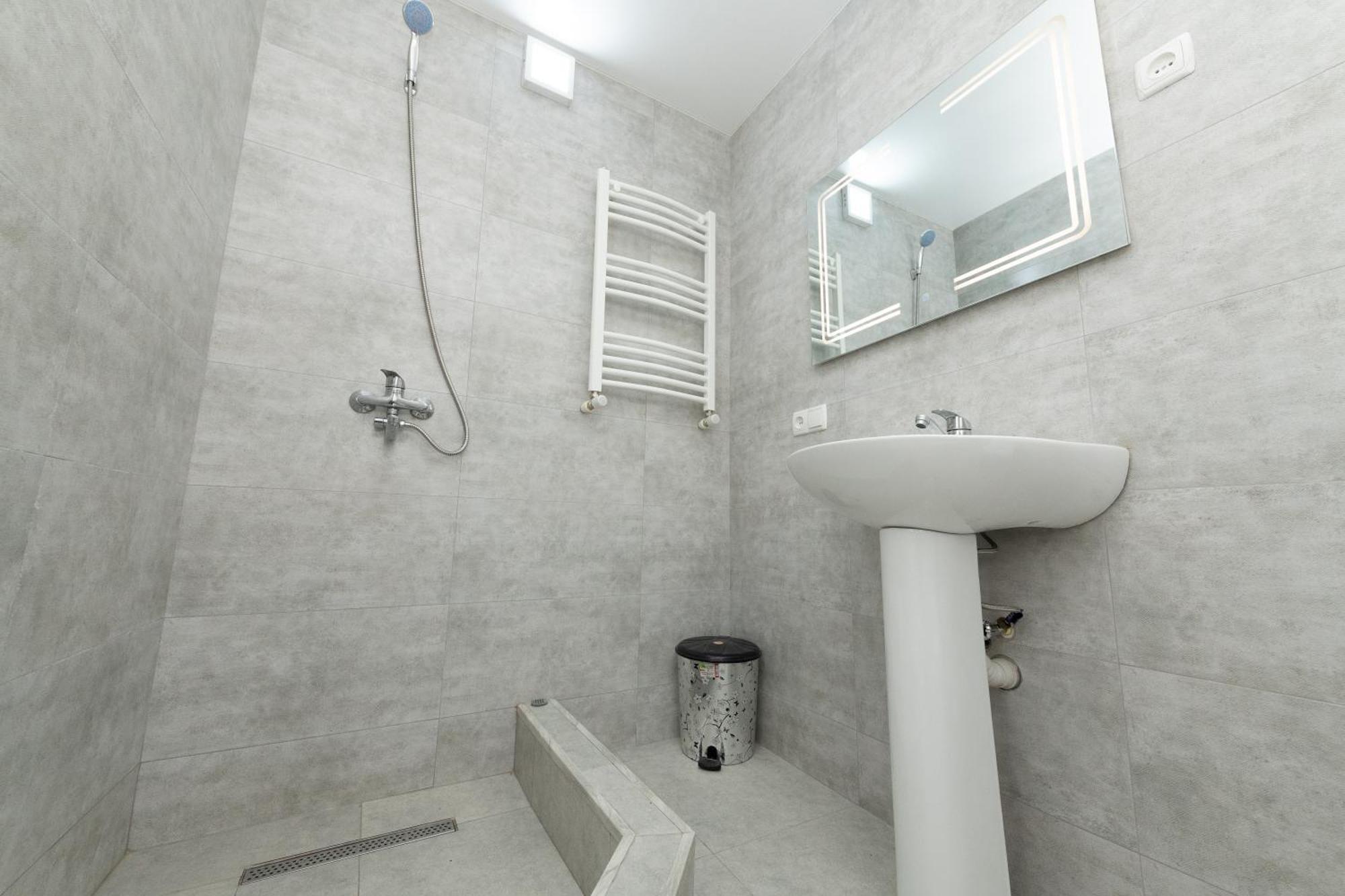 Anna'S Guest House Γκόρι Εξωτερικό φωτογραφία