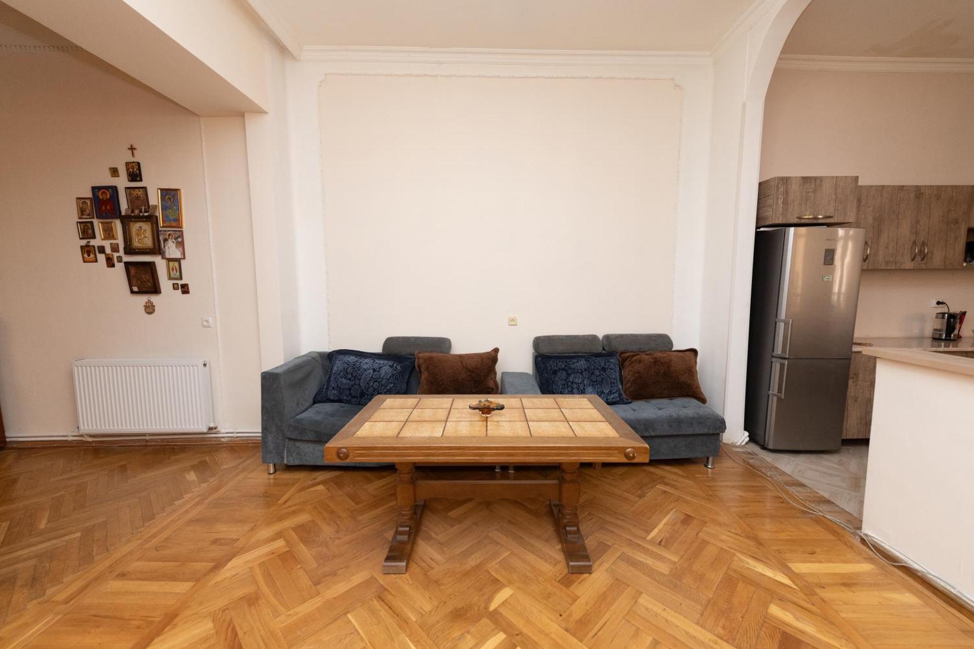Anna'S Guest House Γκόρι Εξωτερικό φωτογραφία